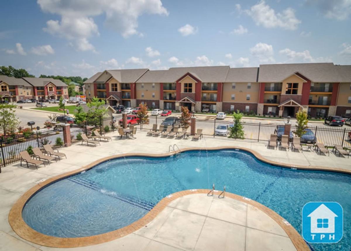 Apartment for rent at 108 Liberty Parkway, Saint Robert, MO 65584