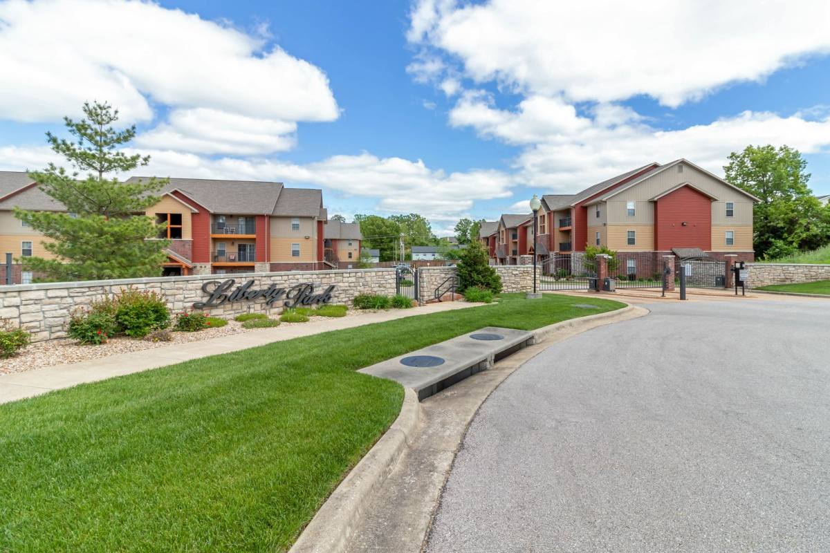 Apartment for rent at 108 Liberty Parkway, Saint Robert, MO 65584