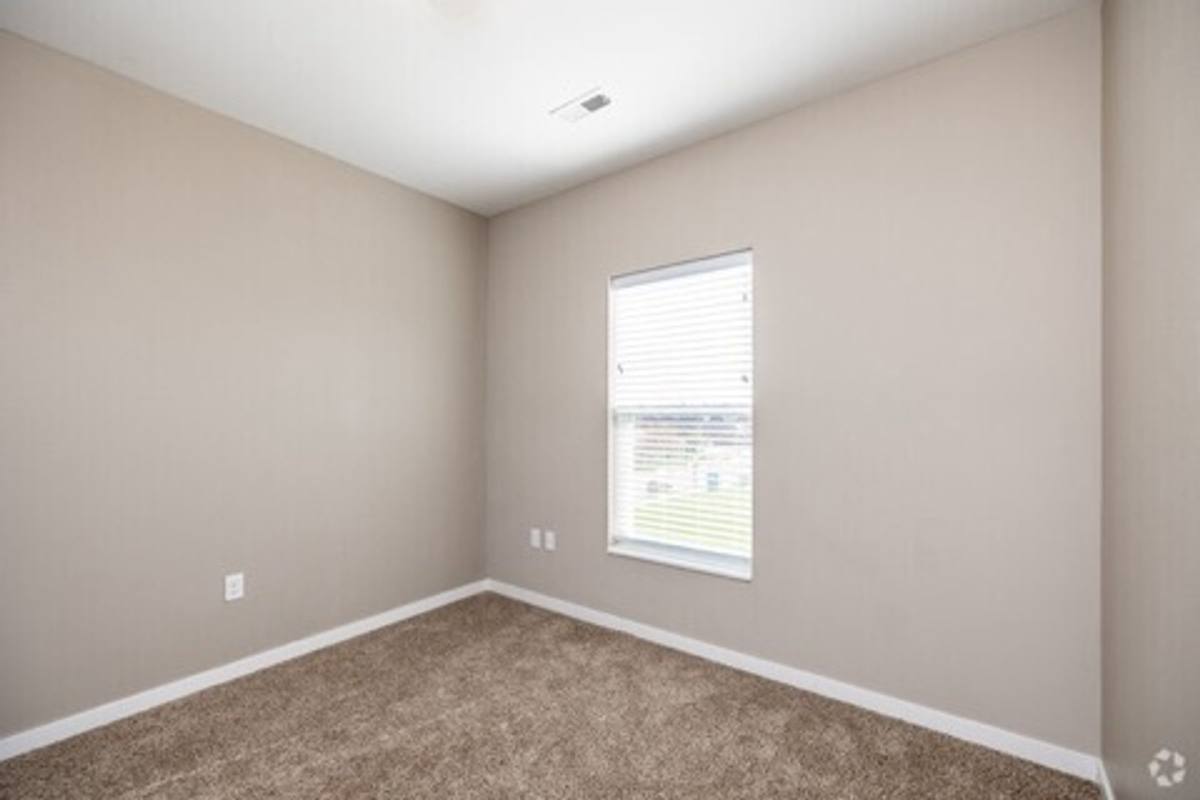 Apartment for rent at 320 W 3rd St N, Newton, IA 50208