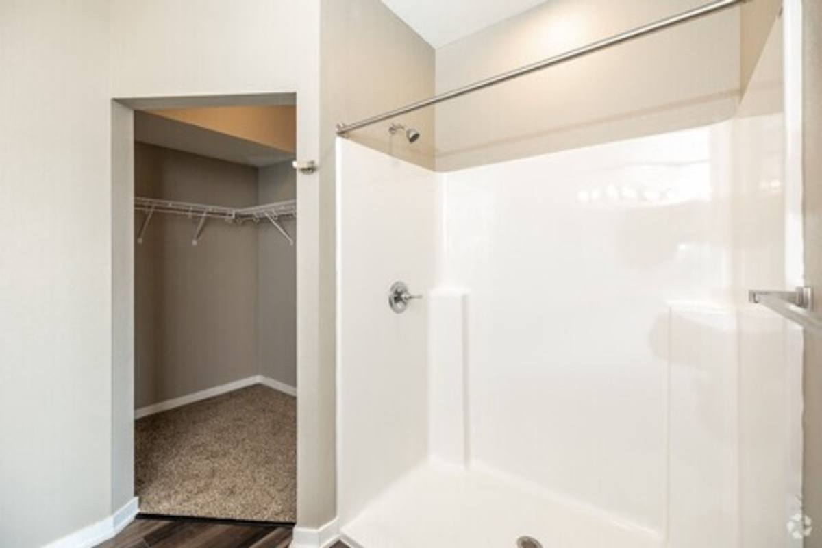 Apartment for rent at 320 W 3rd St N, Newton, IA 50208