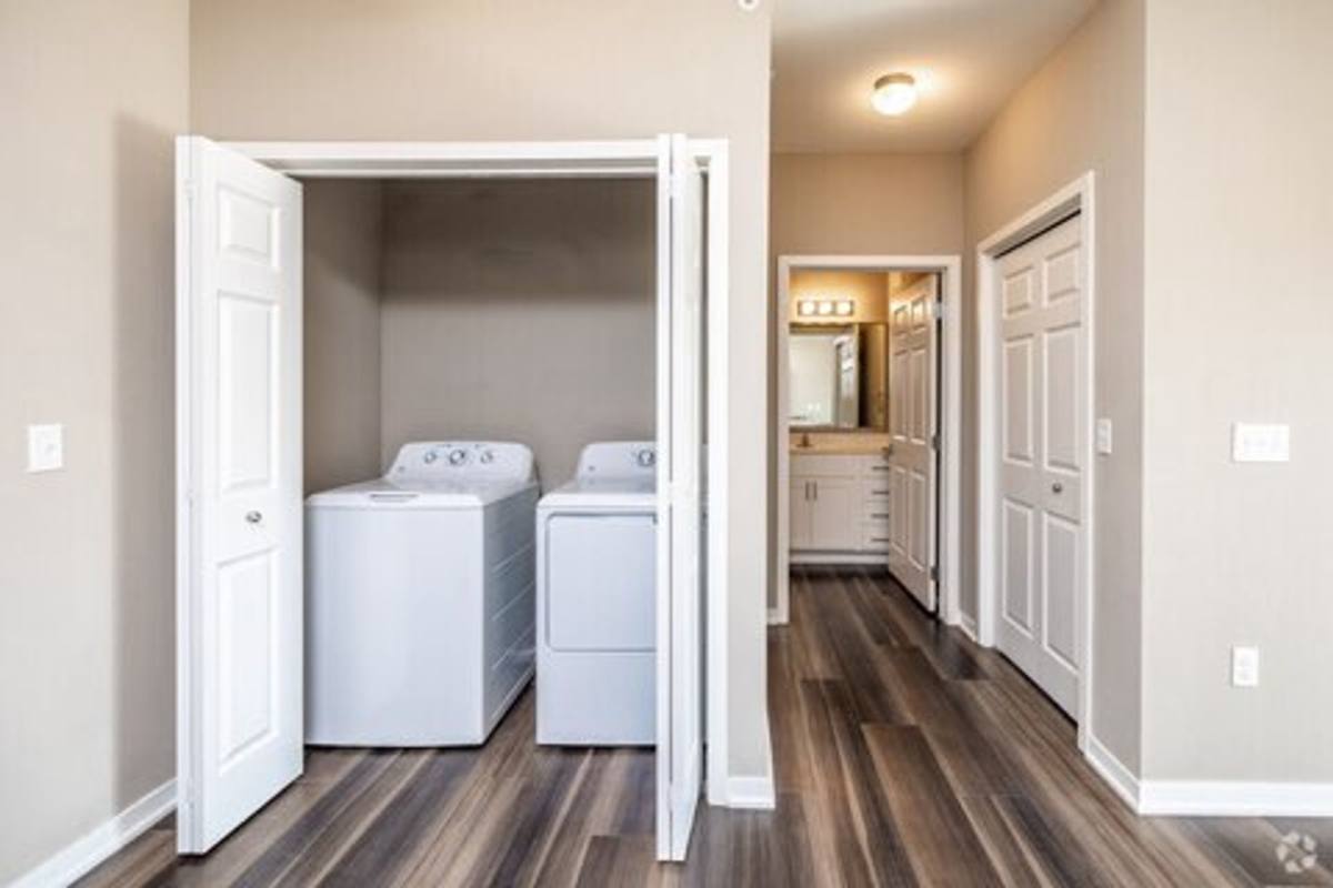 Apartment for rent at 320 W 3rd St N, Newton, IA 50208