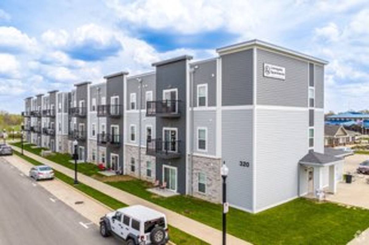 Apartment for rent at 320 W 3rd St N, Newton, IA 50208