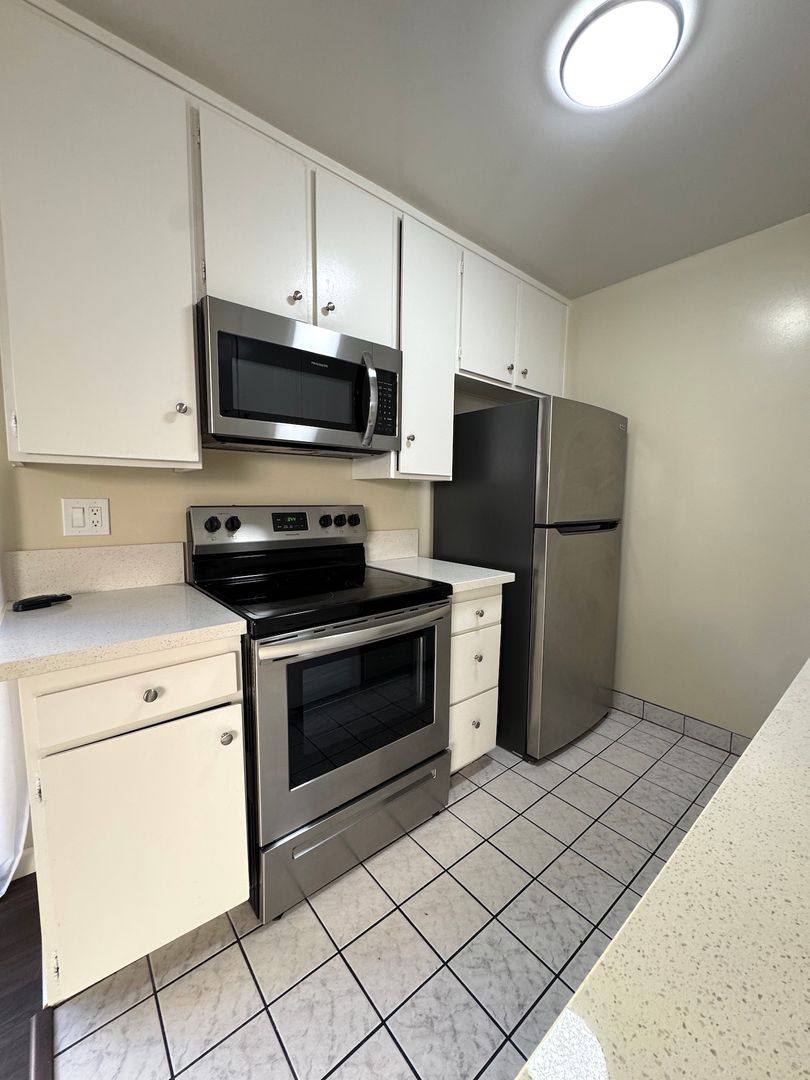 Apartment for rent at 1124 N Olive Dr, West Hollywood, CA 90069