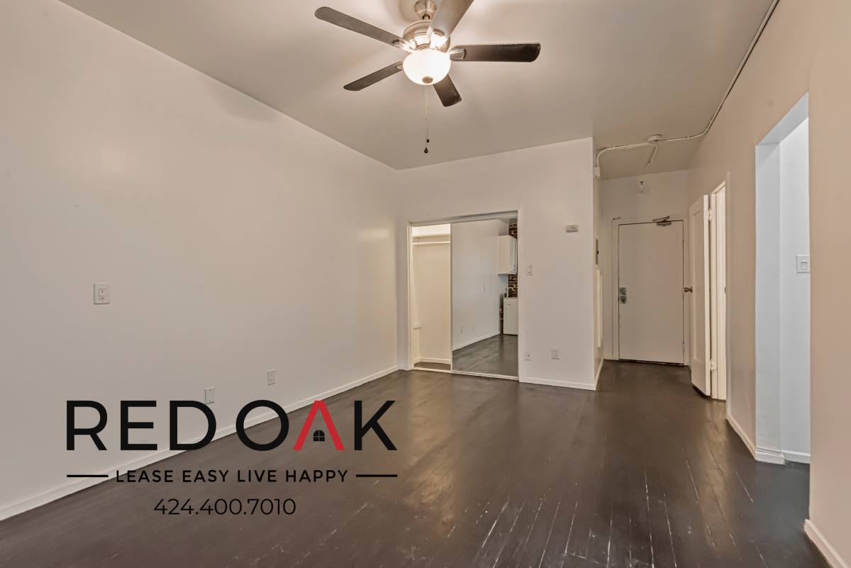 Apartment for rent at 854 S Oxford Ave #110, Los Angeles, CA 90005