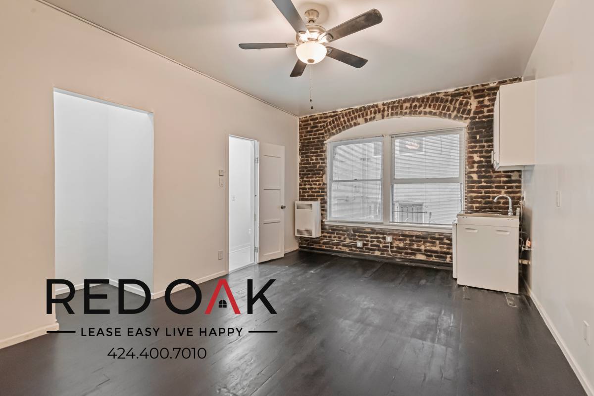 Apartment for rent at 854 S Oxford Ave #110, Los Angeles, CA 90005
