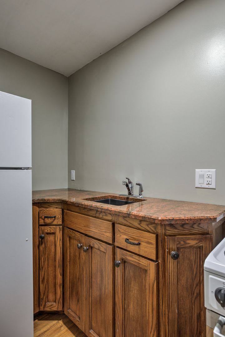 Apartment for rent at 606 S 32nd Ave, Omaha, NE 68105