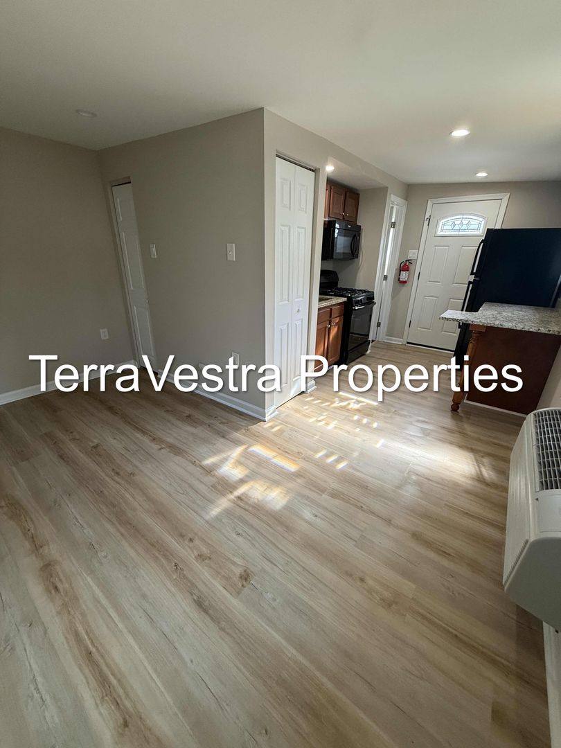 Apartment for rent at 1881 Williamstown Erial Rd, Sicklerville, NJ 08081