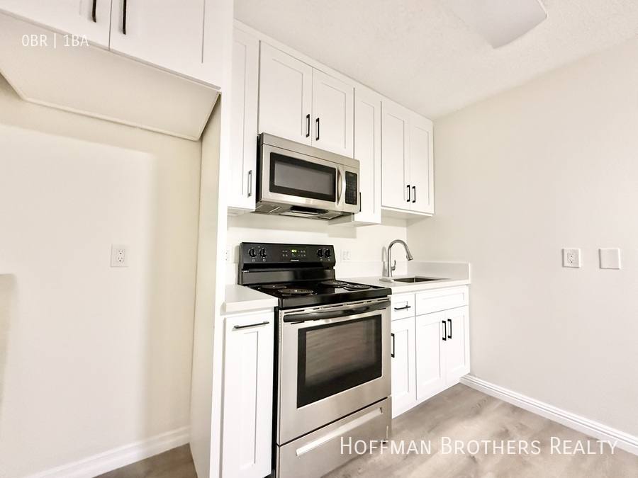 Apartment for rent at 13059 Oxnard St #104, Van Nuys, CA 91401