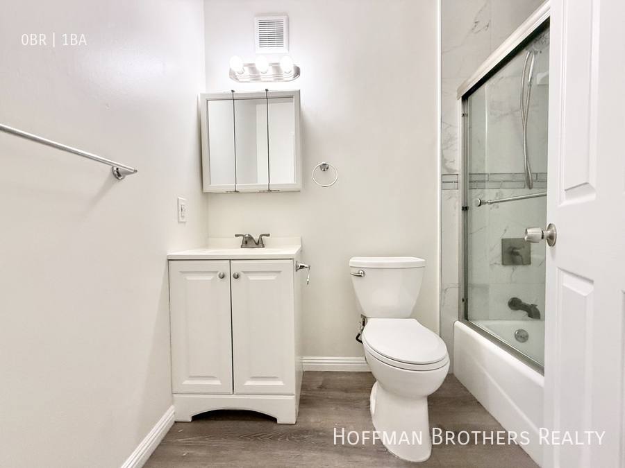Apartment for rent at 13059 Oxnard St #104, Van Nuys, CA 91401
