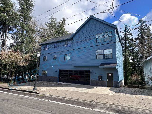 Apartment for rent at 701 Molalla Ave #102, Oregon City, OR 97045