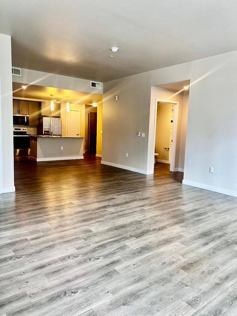 Apartment for rent at 1850 Chestnut Place, Denver, CO 80202