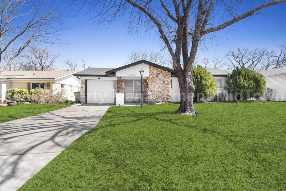 House for rent at 512 Livingston Dr, Hurst, TX 76053