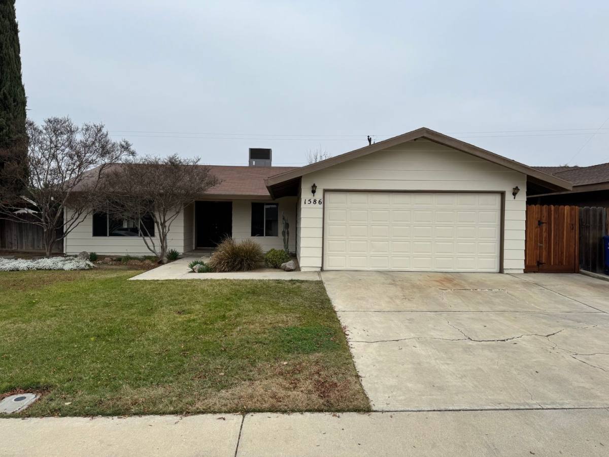 House for rent at 1586 Hawthorne Dr, Los Banos, CA 93635