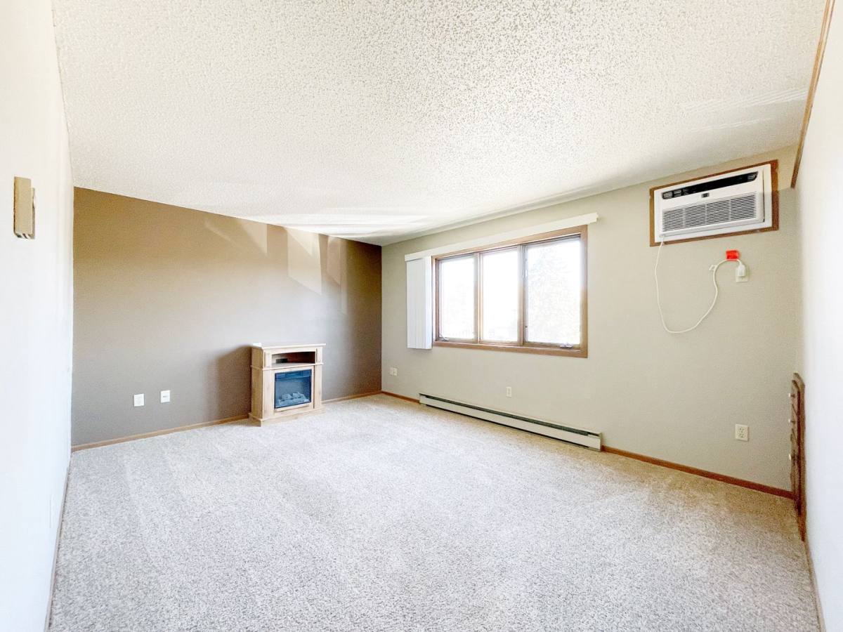 Apartment for rent at 1405 8th St NW, Minot, ND 58703