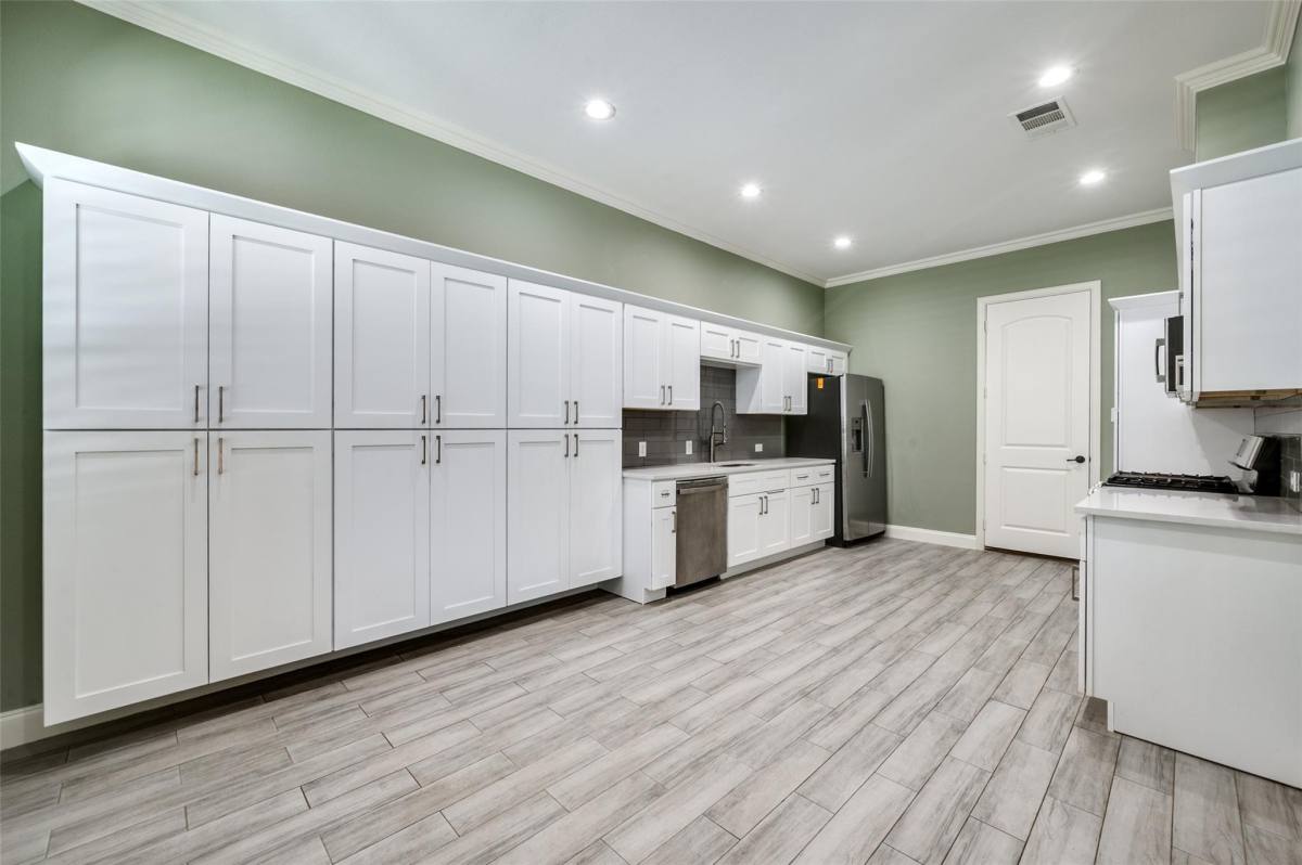 House for rent at 4068 Winsor Dr, Dallas, TX 75244