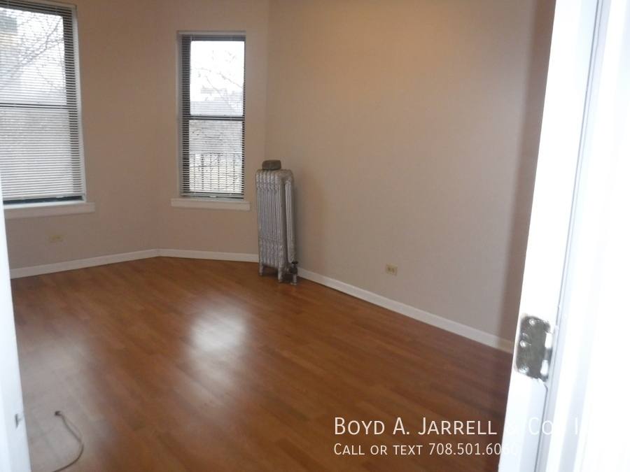 Apartment for rent at 5657 S Indiana Ave - 2nd #98 5657-2, Chicago, IL 60637