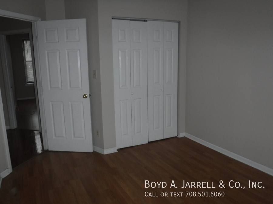 Apartment for rent at 5657 S Indiana Ave - 2nd #98 5657-2, Chicago, IL 60637