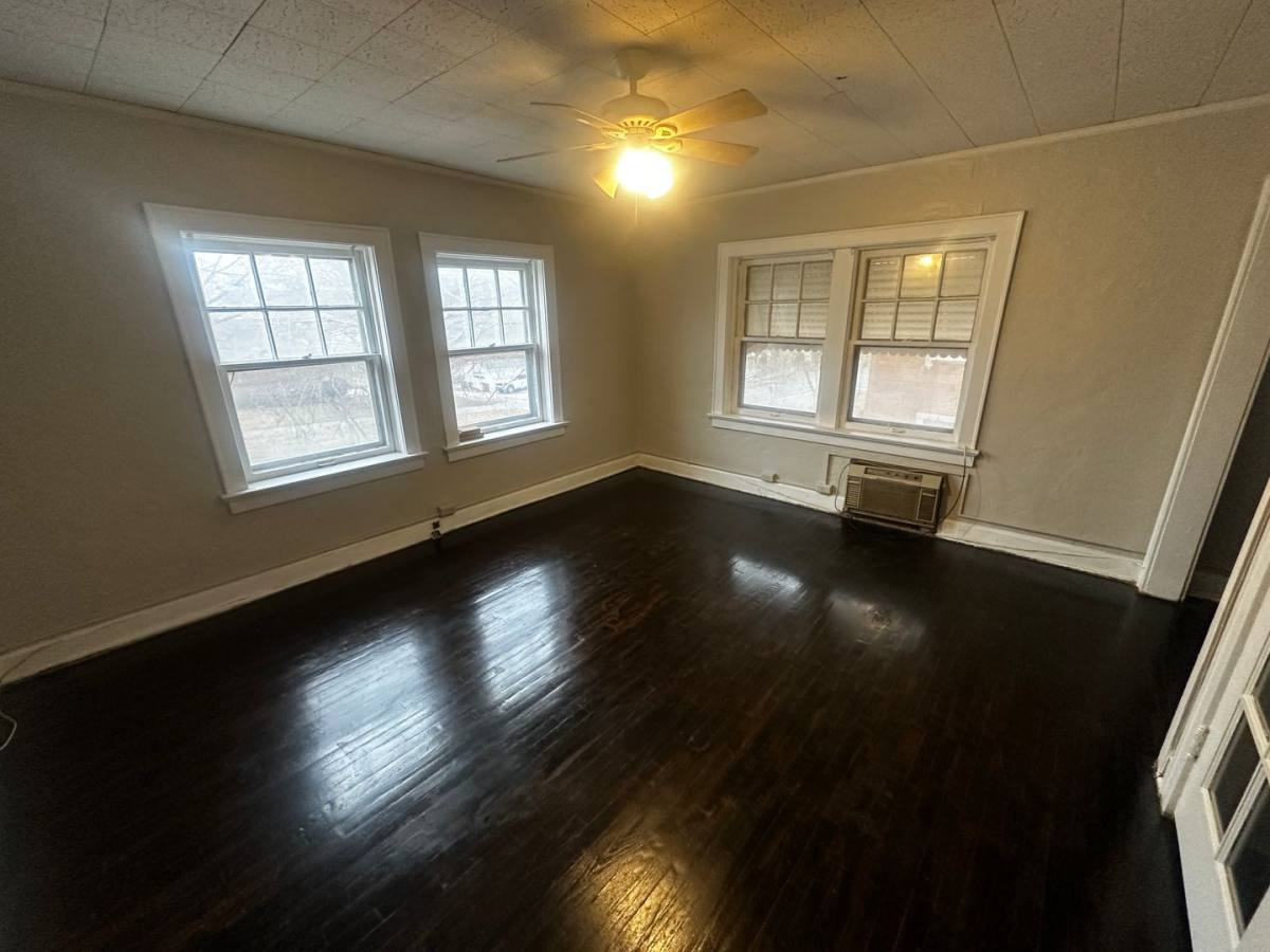 Apartment for rent at 316 N Noyes Blvd, Saint Joseph, MO 64501