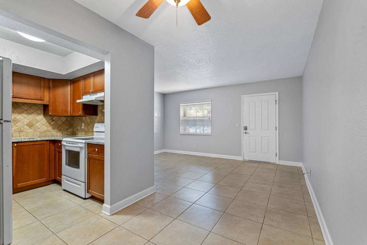 Apartment for rent at 263 14th St NW, Largo, FL 33770