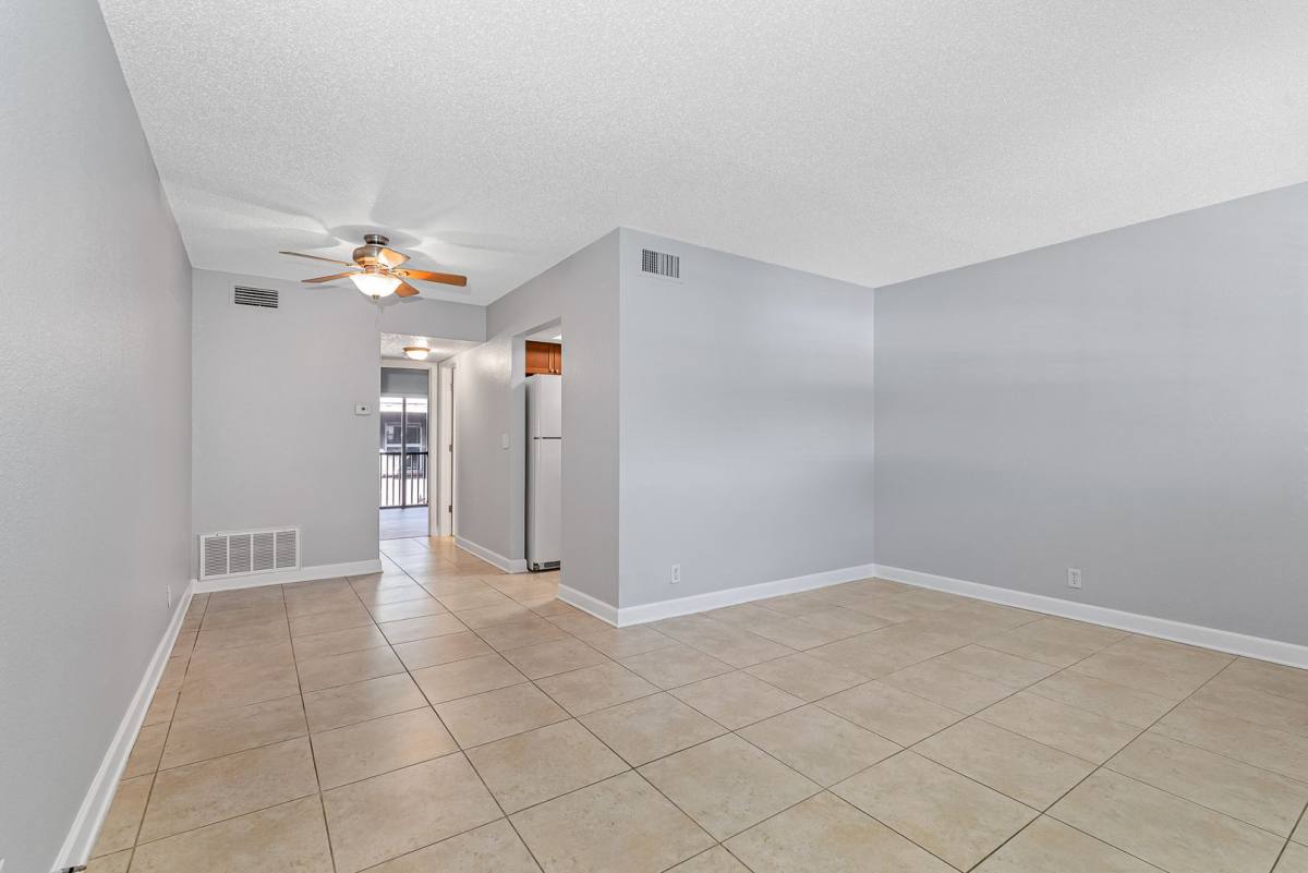 Apartment for rent at 263 14th St NW, Largo, FL 33770