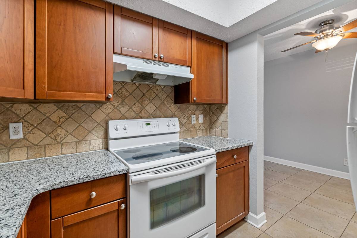 Apartment for rent at 263 14th St NW, Largo, FL 33770