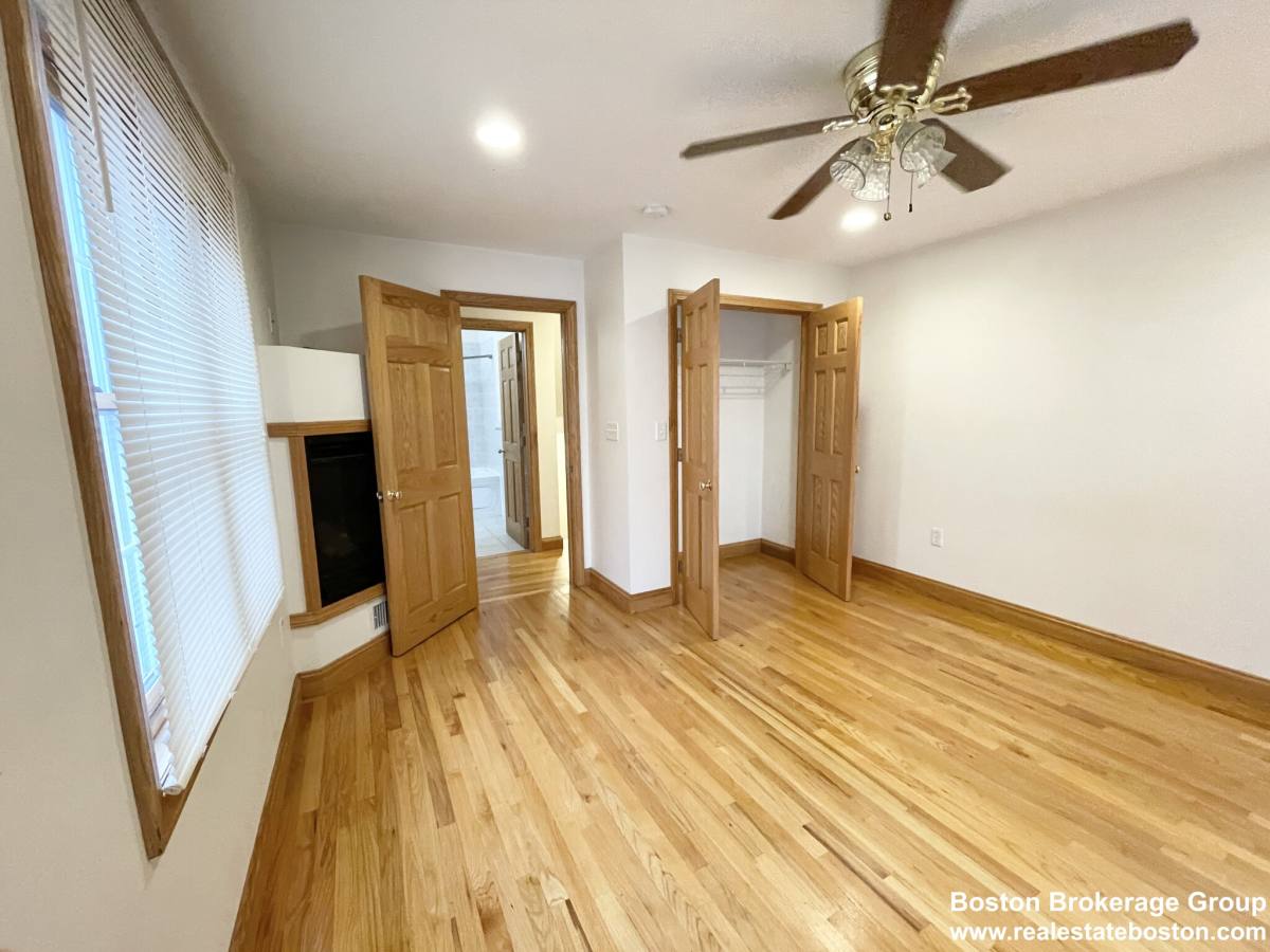 Townhouse for rent at 241 W Third St #2, South Boston, MA 02127