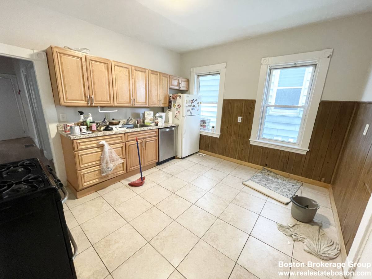 Apartment for rent at 10 Wave Ave #1, Dorchester, MA 02125