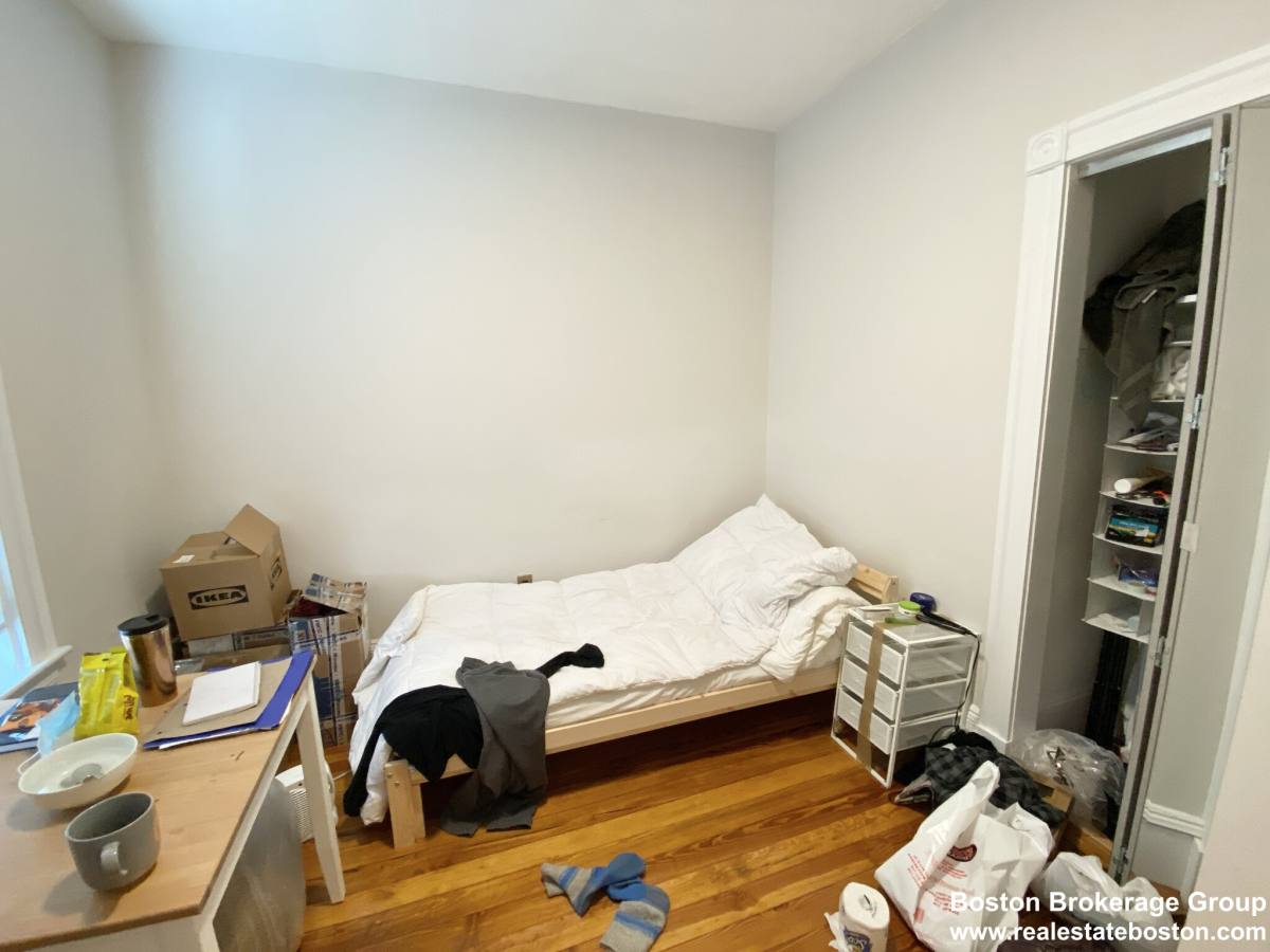 Apartment for rent at 108 Buttonwood St #3, Dorchester, MA 02125