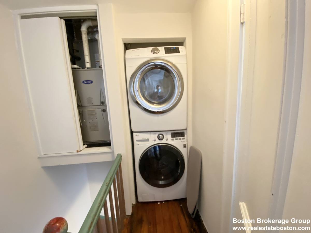 Apartment for rent at 108 Buttonwood St #3, Dorchester, MA 02125