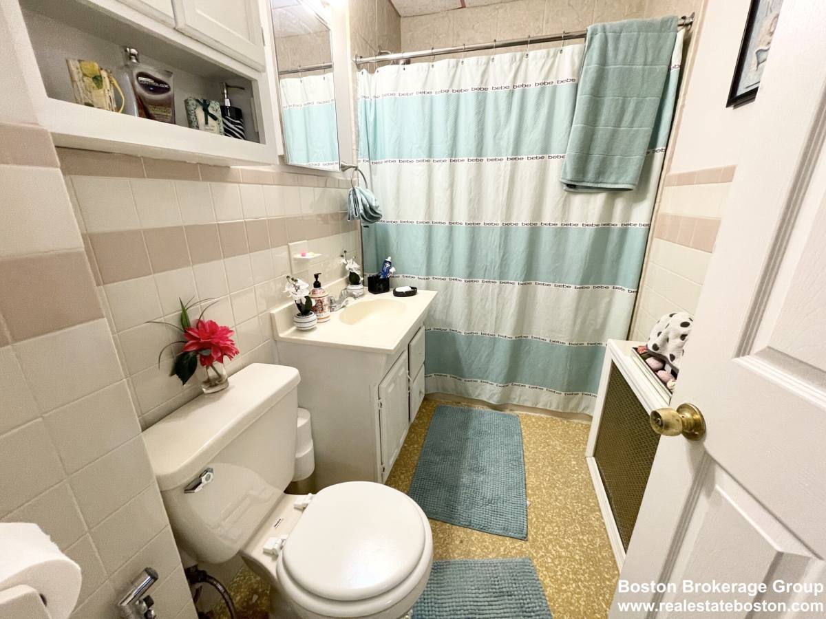 Apartment for rent at 26-28 Harbor View #1, Dorchester, MA 02125
