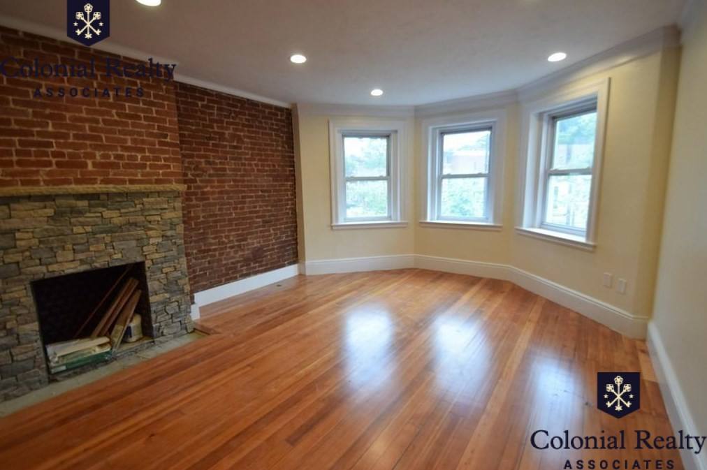Apartment for rent at 1616 Beacon St #2, Brookline, MA 02446