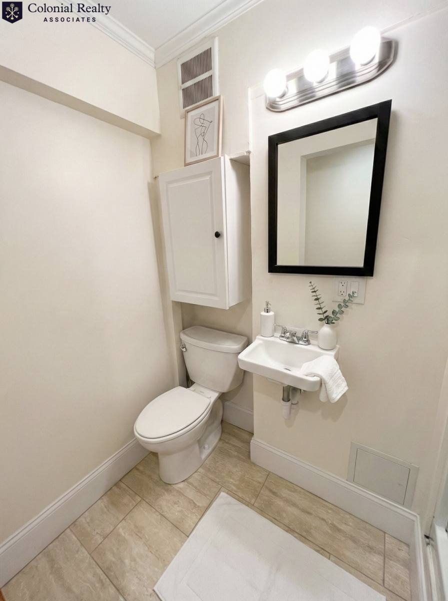 Apartment for rent at 1689 Beacon St #6, Brookline, MA 02446