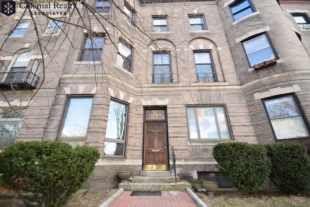 Apartment for rent at 1689 Beacon St #6, Brookline, MA 02446