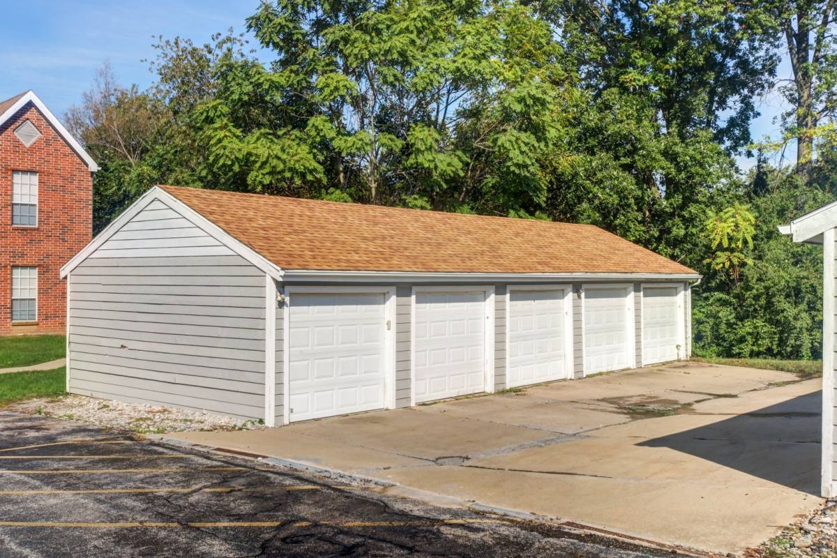 Apartment for rent at 2 Goose Creek Dr, Bloomington, IL 61701