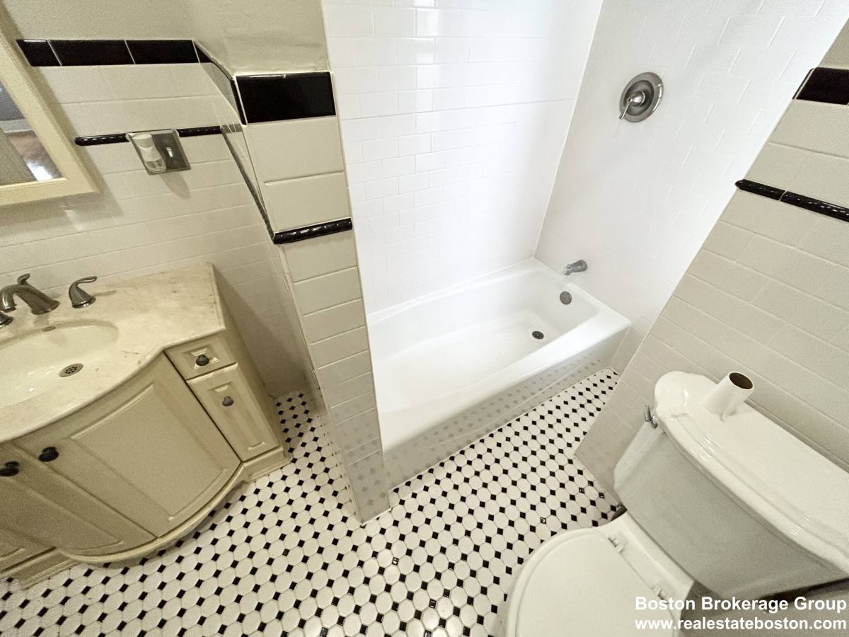 Apartment for rent at 14 Batchelder St #2, Dorchester, MA 02125