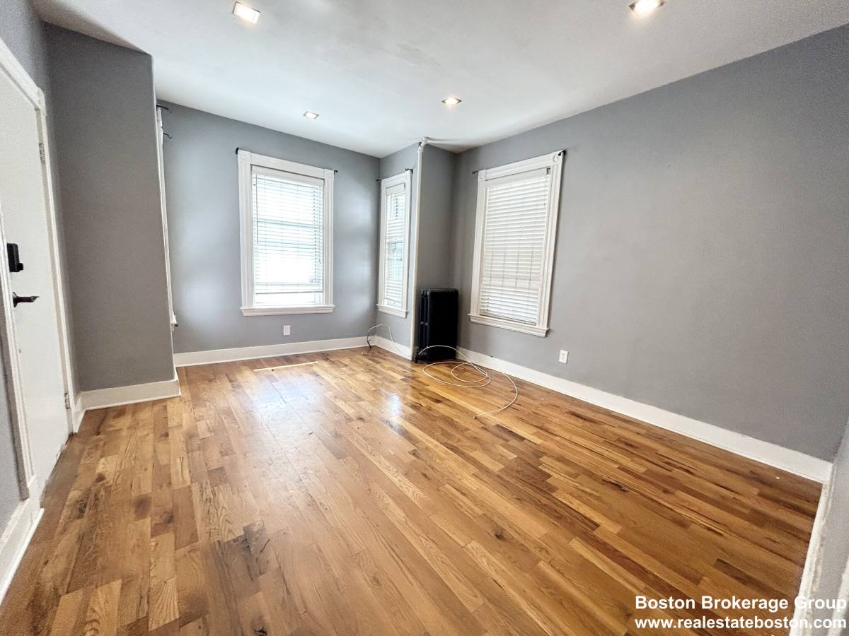 Apartment for rent at 14 Batchelder St #1, Dorchester, MA 02125