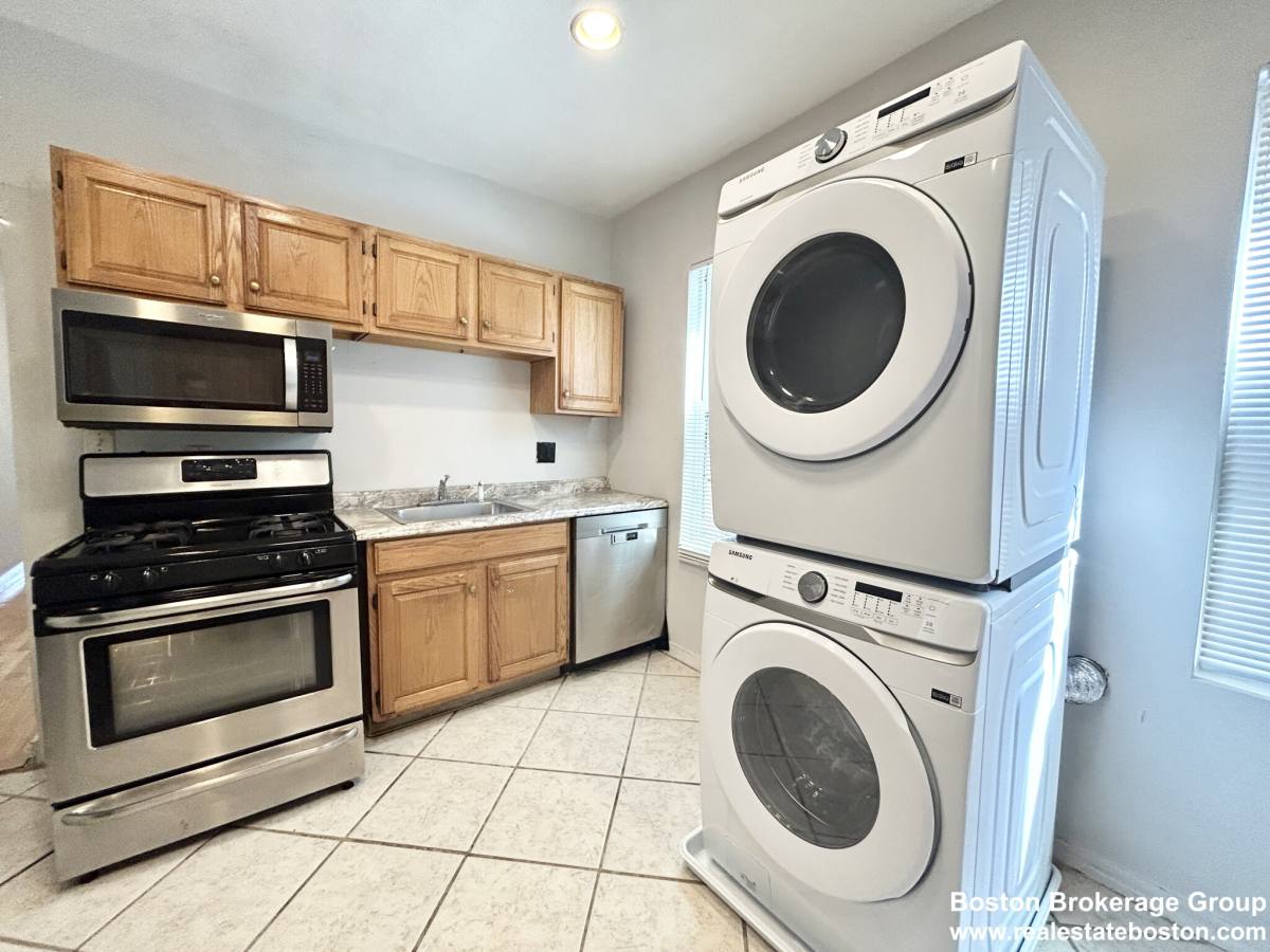 Apartment for rent at 18 Eastman St #2, Dorchester, MA 02125