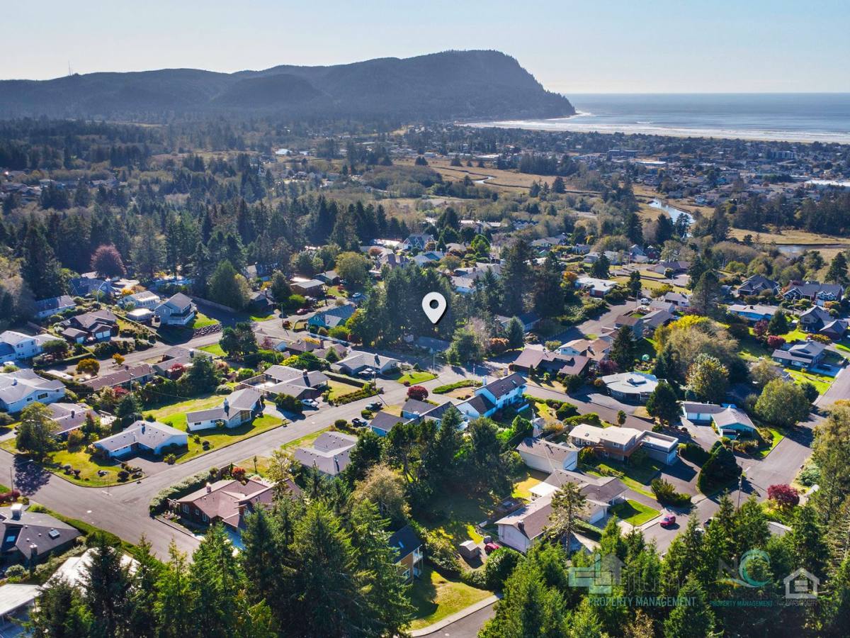 House for rent at 242 Hemlock St, Seaside, OR 97138
