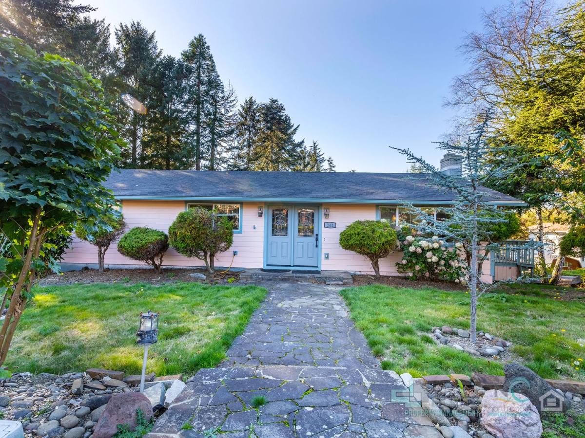 House for rent at 242 Hemlock St, Seaside, OR 97138