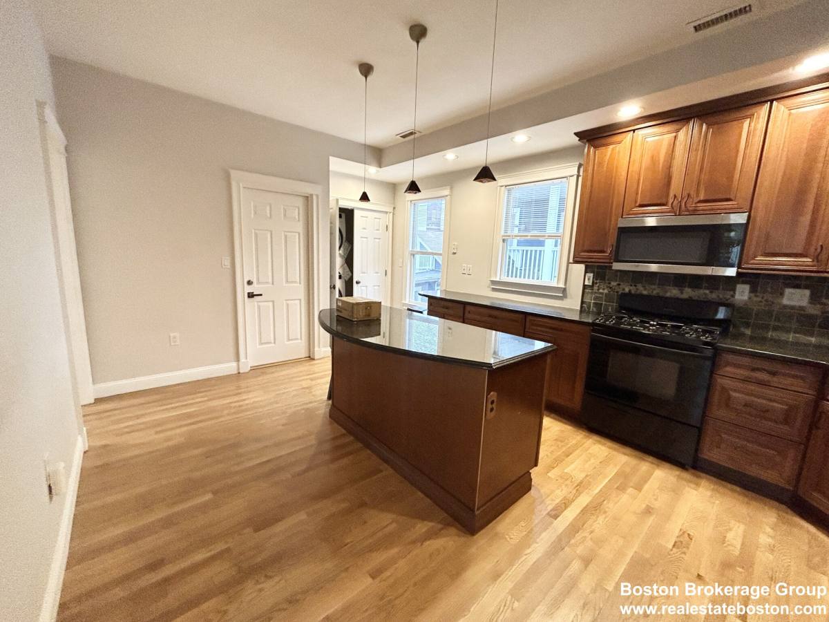 House for rent at 12 Buttonwood St #3, Dorchester, MA 02125