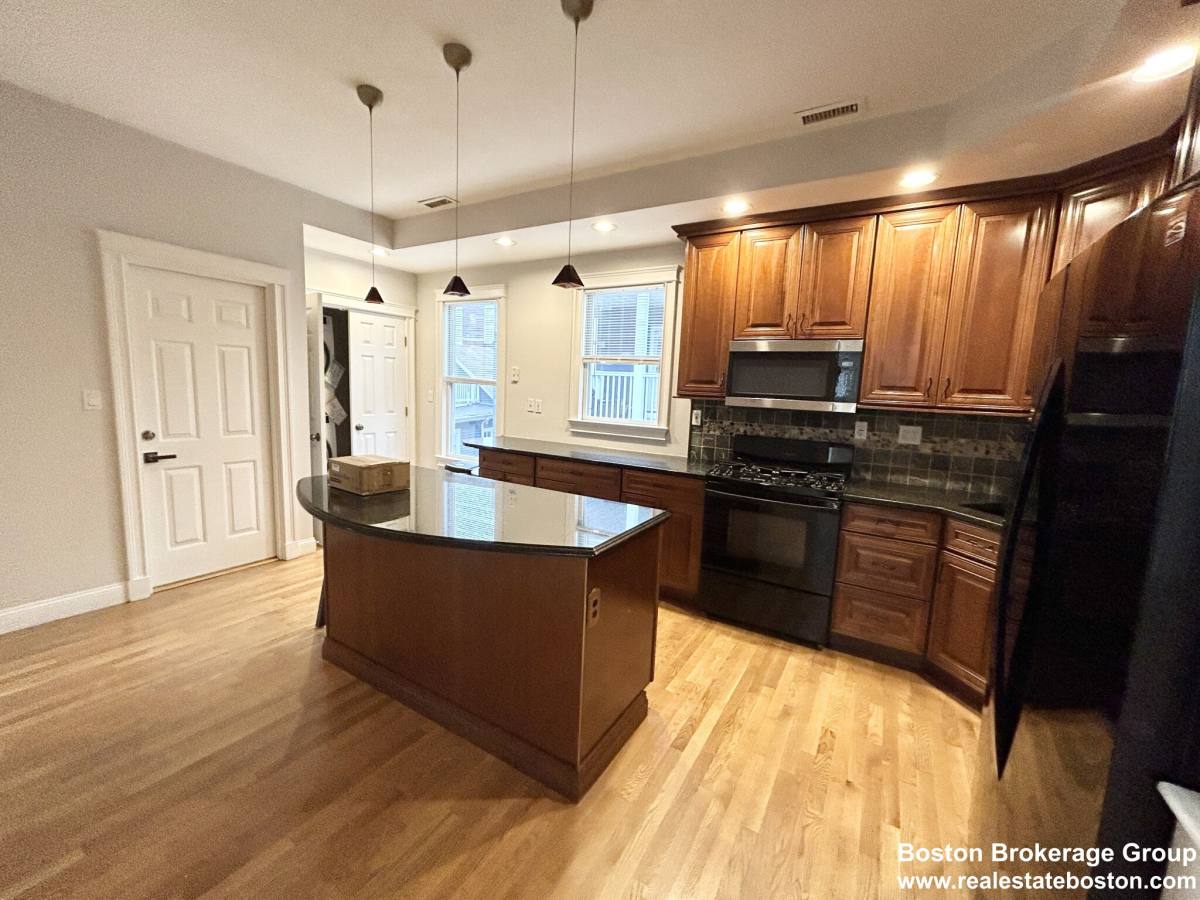 House for rent at 12 Buttonwood St #3, Dorchester, MA 02125