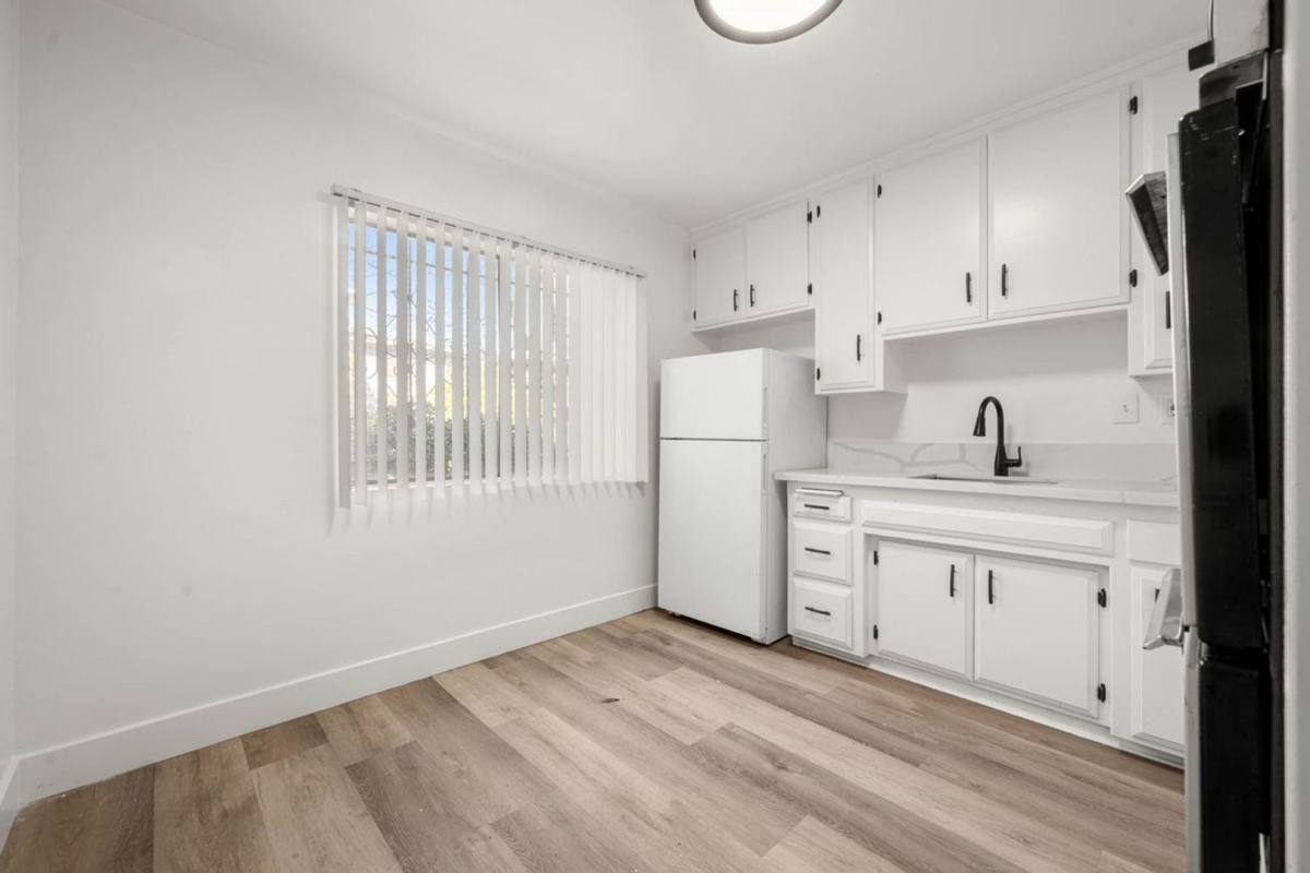 Apartment for rent at 4060 Stevely Ave, Los Angeles, CA 90008