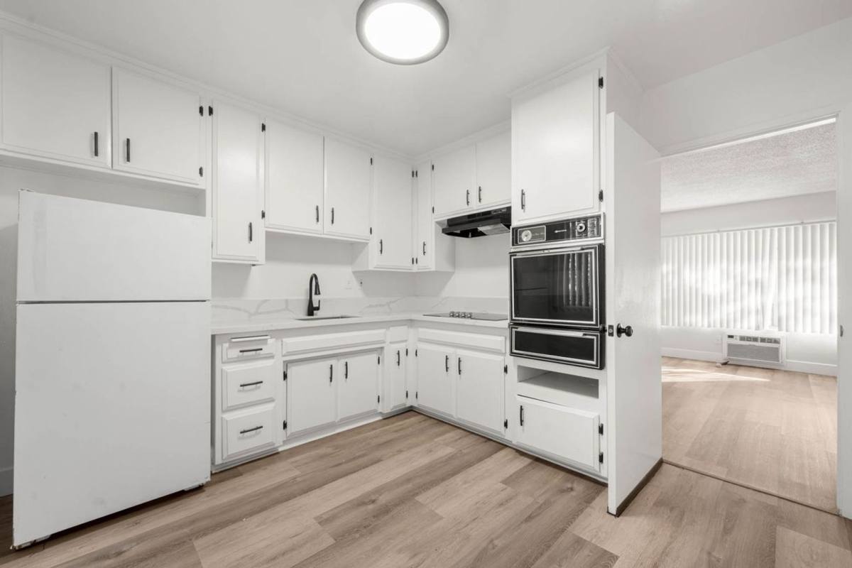 Apartment for rent at 4060 Stevely Ave, Los Angeles, CA 90008