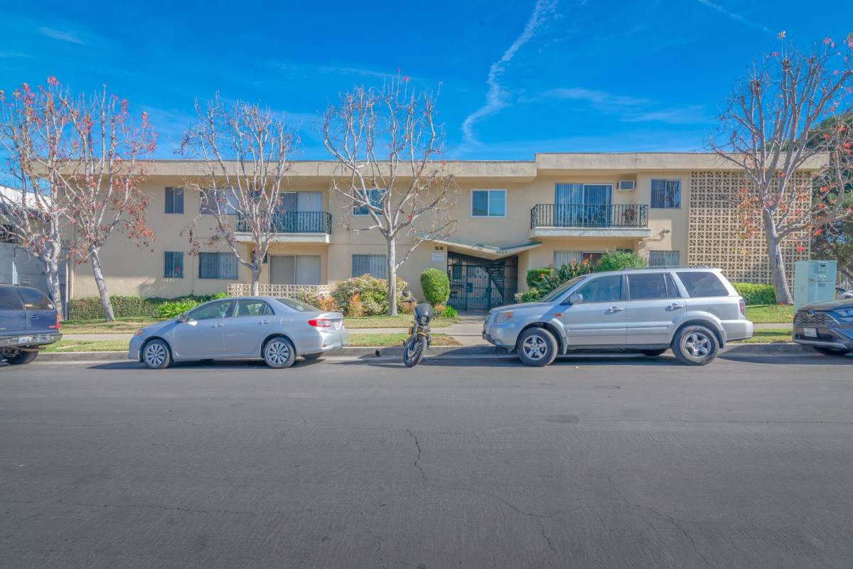 Apartment for rent at 4060 Stevely Ave, Los Angeles, CA 90008