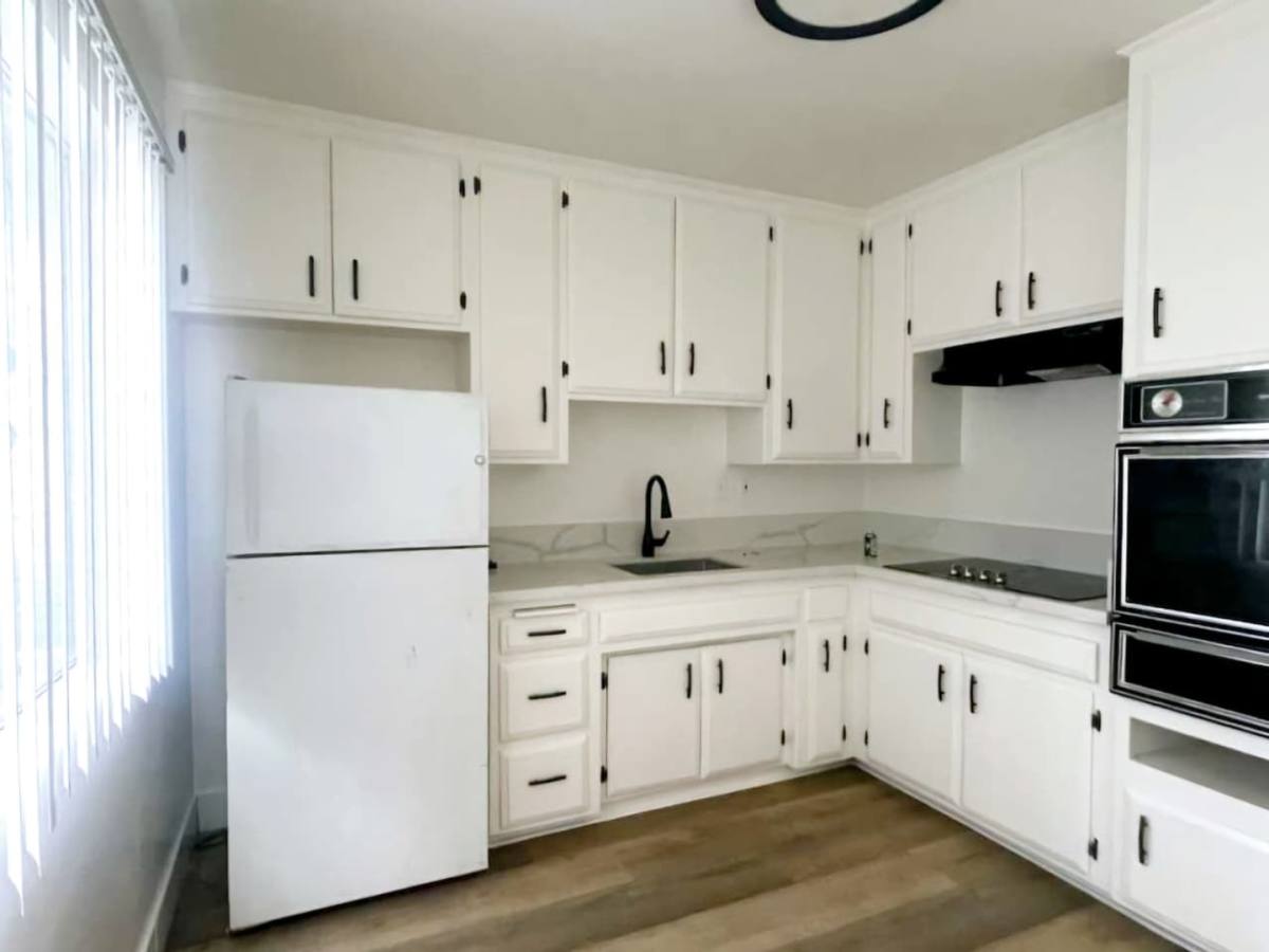 Apartment for rent at 4060 Stevely Ave, Los Angeles, CA 90008