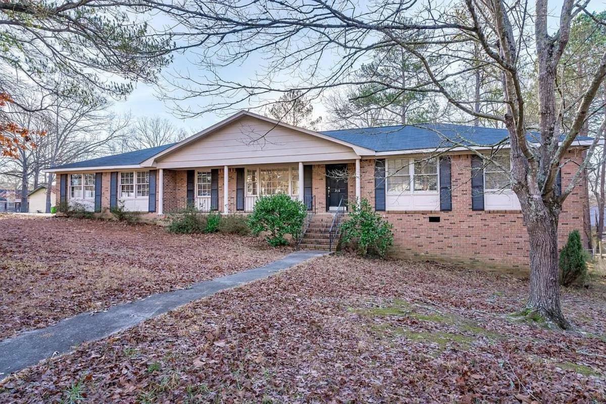 House for rent at 318 Netherland Dr, Irmo, SC 29063