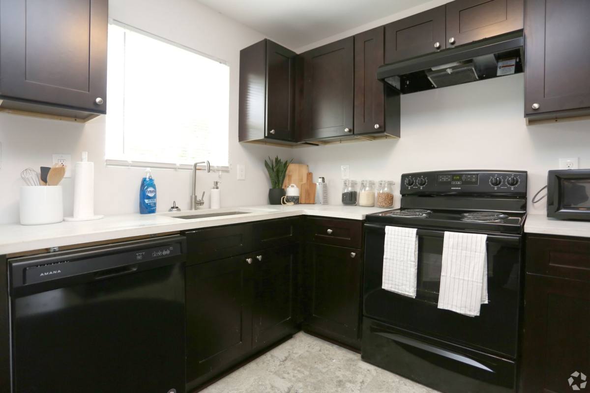 Apartment for rent at 1073 Hollywood Rd, Atlanta, GA 30318
