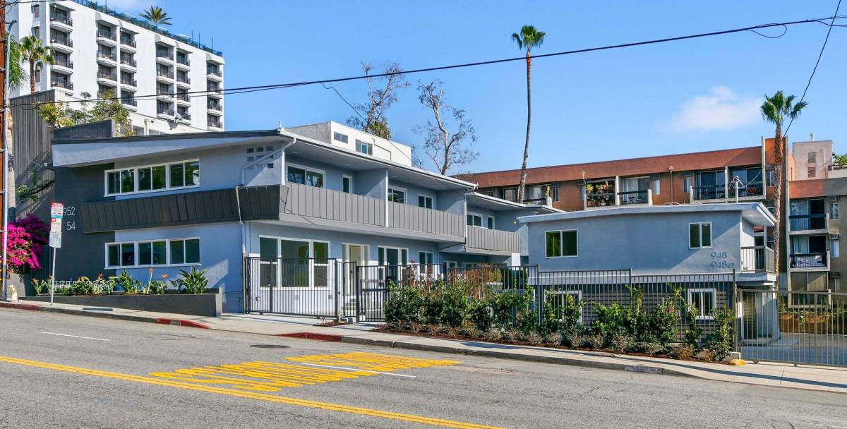 Apartment for rent at 954 N San Vicente Blvd, West Hollywood, CA 90069