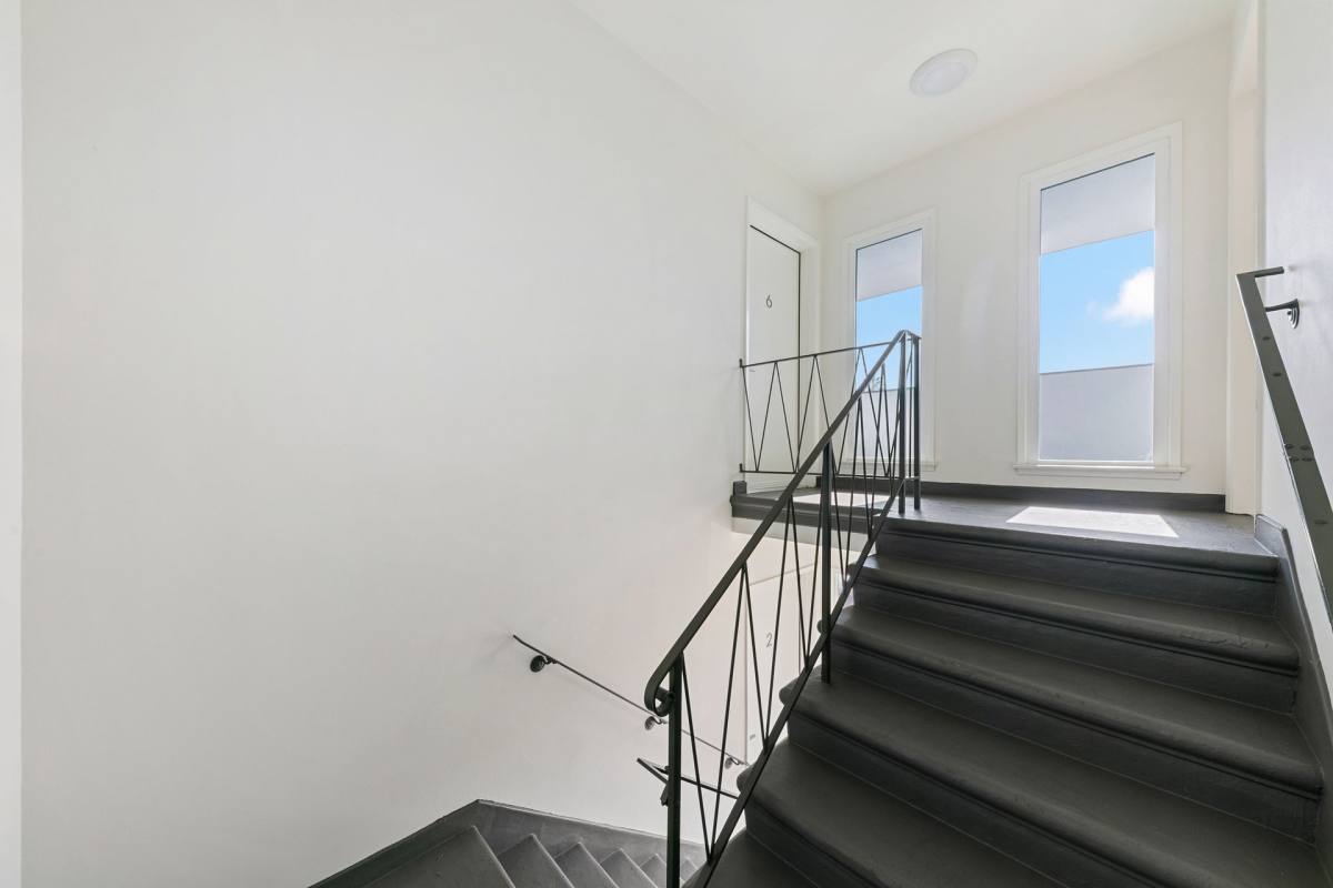 Apartment for rent at 954 N San Vicente Blvd, West Hollywood, CA 90069