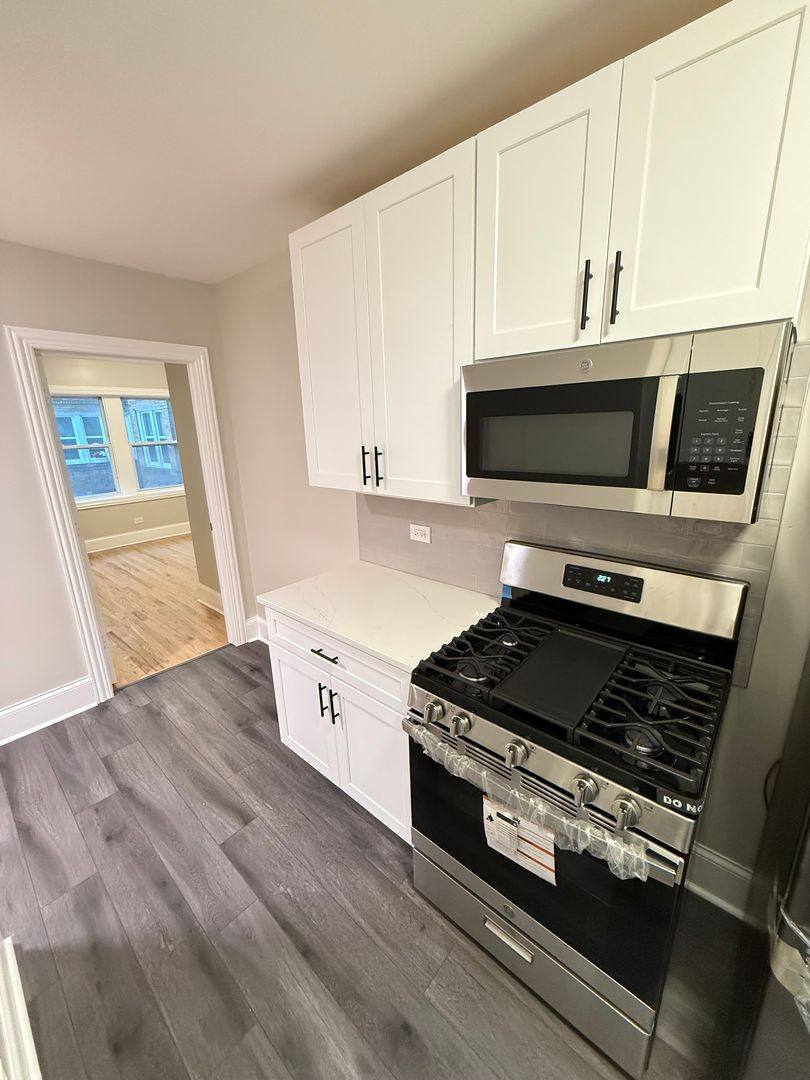 Apartment for rent at 6428-6430-6432 N Richmond St, Chicago, IL 60645